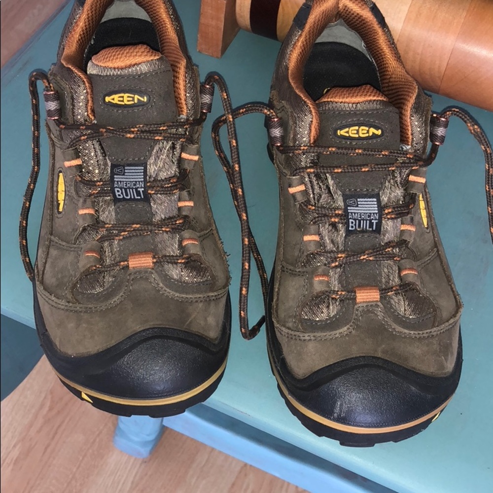 Like New KEEN Hiking